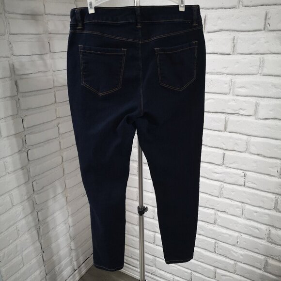 d. Jeans Ladies Dark Wash Size 6 Slim Leg Denim Jeans - Picture 2 of 11